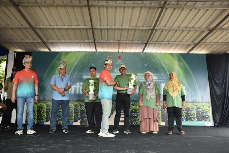 Bursa Efek Indonesia tanam vertikultur di Batam. Foto:Ist