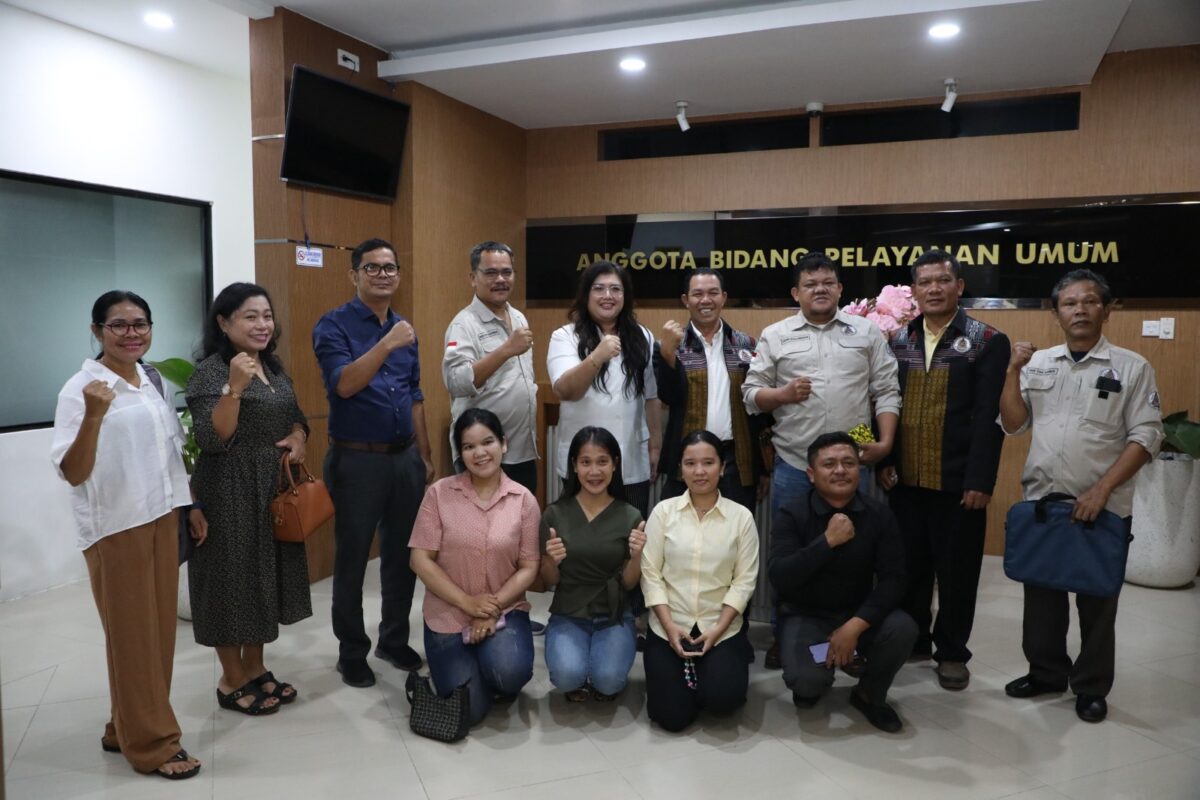 Anggota/Deputi Bidang Pelayanan Umum BP Batam, Ariastuty Sirait menyampaikan langsung apresiasi tersebut saat menerima audiensi dan silaturahmi perwakilan Banjarnahor Kota Batam di ruang rapatnya, Selasa (15/7/2025) pagi. Foto:Humas BP Batam