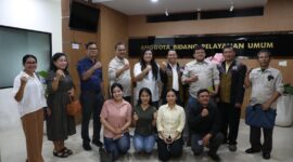 Anggota/Deputi Bidang Pelayanan Umum BP Batam, Ariastuty Sirait menyampaikan langsung apresiasi tersebut saat menerima audiensi dan silaturahmi perwakilan Banjarnahor Kota Batam di ruang rapatnya, Selasa (15/7/2025) pagi. Foto:Humas BP Batam