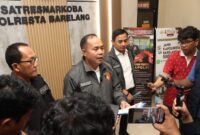 Wakasat Resnarkoba Polresta Barelang, AKP Ikhtiar Nazara saat memberikan keterangan di kantor Satres Narkoba Polresta Barelang, Senin (14/7/2025). Matapedia6.com/Dok Polresta