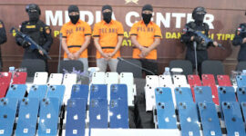 Ratusan iPhone tipe 12 dan 13 Pro Max yang berhasil digagalkan Be Cukai di Bandara Hang Nadim Batam, dalam kasus ini tiga orang ditetapkan sebagai tersangka, Rabu (16/7/2025).matapedia6.com/Dok Bea Cukai
