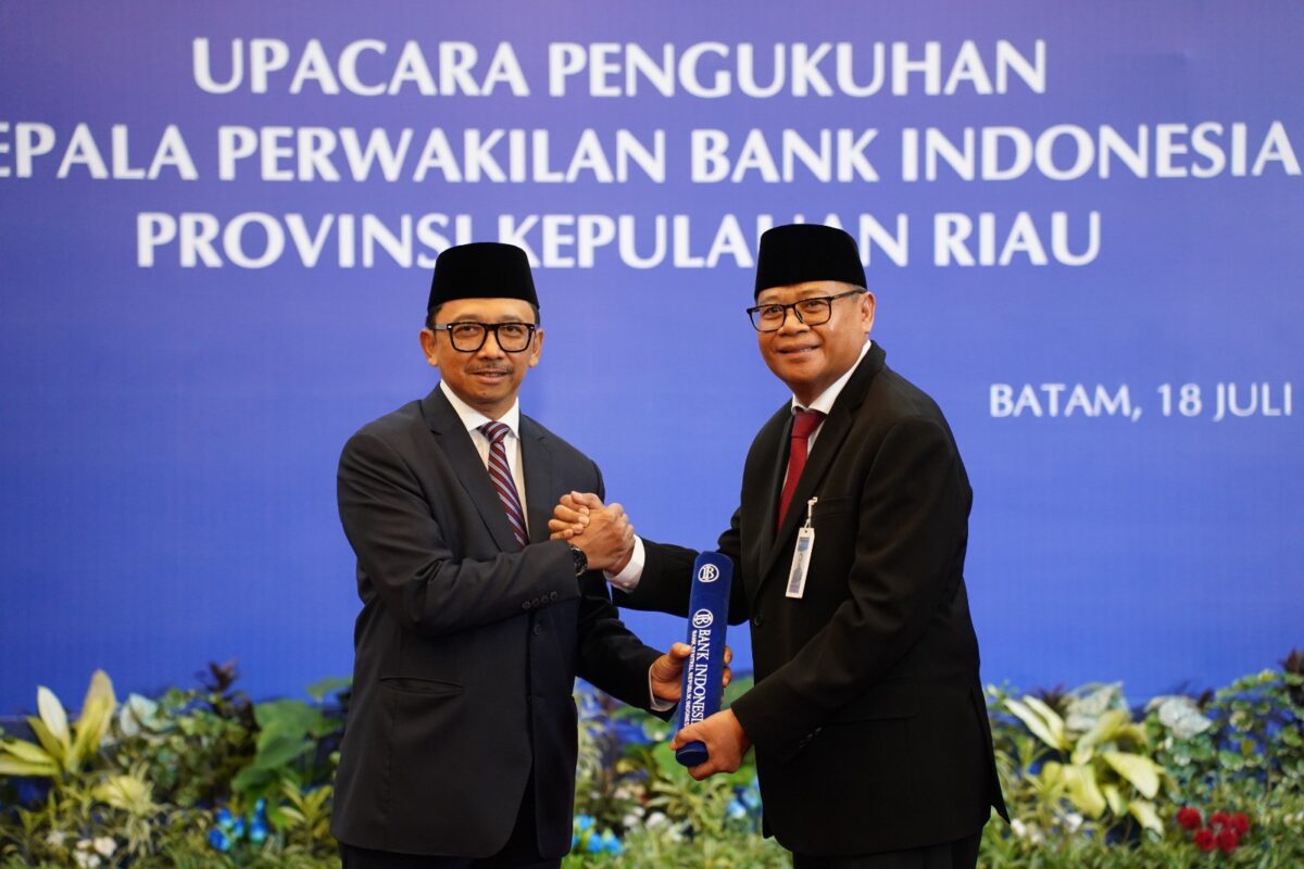 Upacara pengukuhan dipimpin langsung Deputi Gubernur BI, Juda Agung, di Kantor Perwakilan BI Kepri, Jumat (18/7/2025). Foto:Humas BI