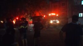 Aula SMKN 1 dilalap si jago merah beberapa peralatan di dalam aula ikut terbakar, Selasa (22/7/2025) dini hari.Matapedia6.com/Istimewa