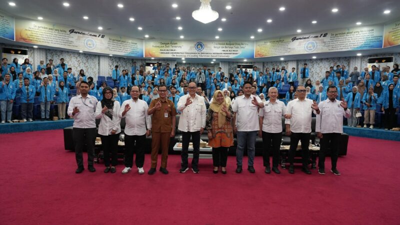 BP Batam bersama mahasiswa Umrah. Foto:ist