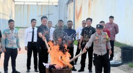 Rutan Batam memusnahkan barang sitaan pada Kamis (24/7/2025). Foto:ist