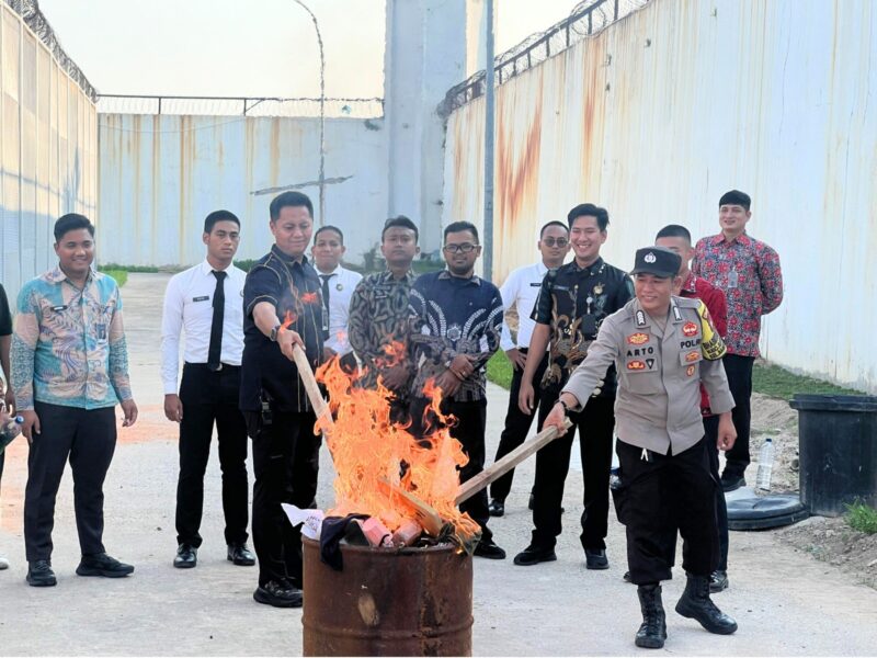 Rutan Batam memusnahkan barang sitaan pada Kamis (24/7/2025). Foto:ist