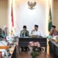 Pimpinan DPRD Kota Batam menerima kunjungan silaturahmi pengurus Badan Musyawarah Guru Al-Qur’an (BMGQ) Kota Batam, Kamis (25/7/2025). Foto:Sekwan