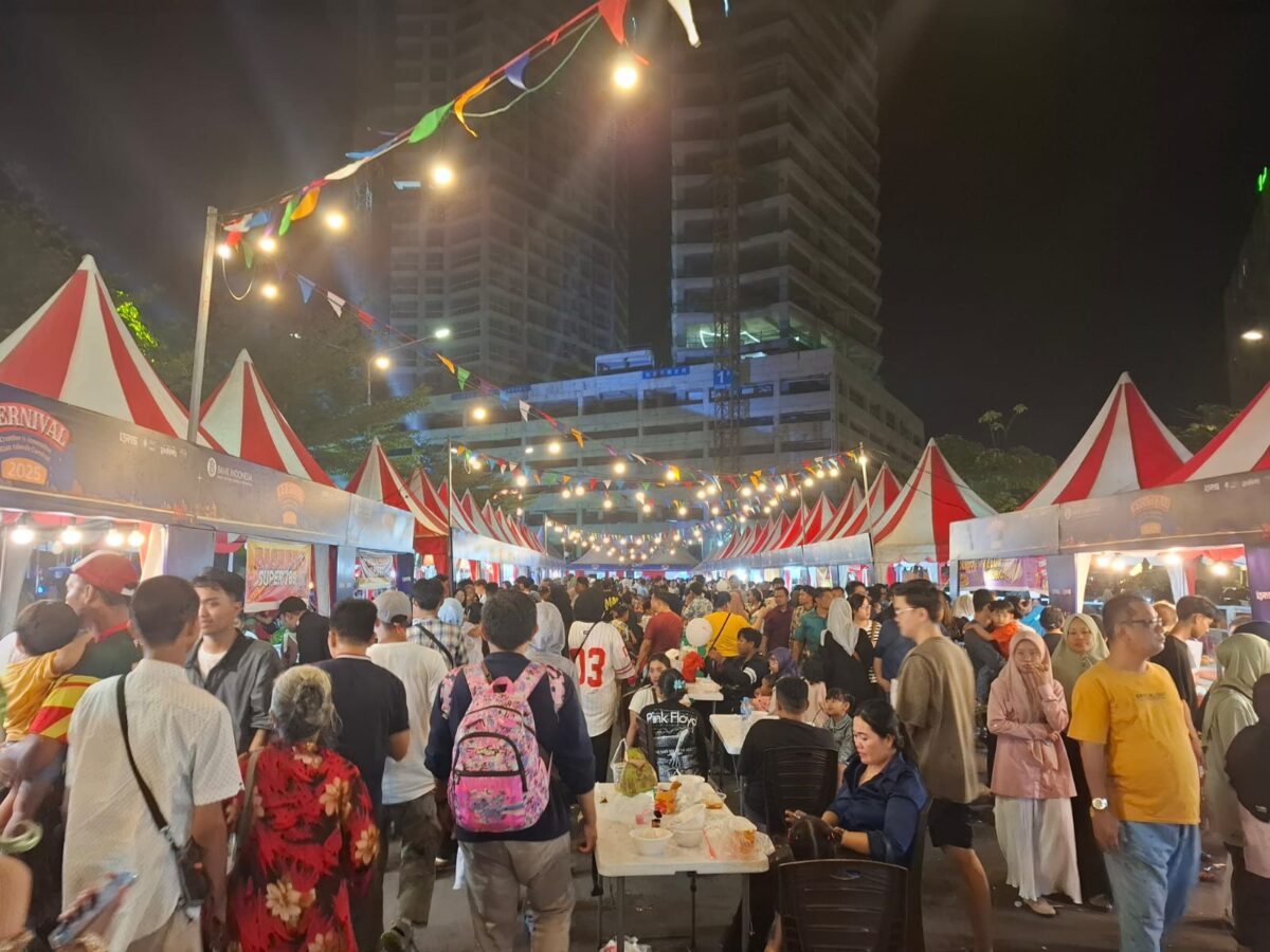 Pengunjung antusias di acara Cernival 2025 di Harbourbay Downtown, Batam, Minggu (27/7). Foto:Teh/matapedia