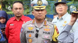 Direktur Lalu Lintas Polda Kepri, Kombes Pol. Andhika Bayu Adhittama, saat memberikan komentar hasil penindakan selama operasi patuh Seligi 2025 di Kepri, Senin (28/7/2025). Matapedia6.com/Dok Humas Polda