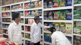 Satgas Pangan Subdit I Direktorat Reserse Kriminal Khusus (Ditreskrimsus) Polda Kepri, saat mengambil sample dari beberapa toko dan distributor beras di Batam sebelum dibawa ke lab untuk di cek, Senin (28/7/2025). Matapedia6.com/Dok Ditreskrimsus