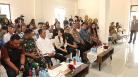 Kapolresta Barelang Kombes Pol Zaenal Arifin saat menghadiri peresmian rumah Vera Limardjo House of Mercy dibawah naungan Yayasan Cahaya Obor Berkat (COB) di Kelurahan Belian, Kecamatan Batam Kota, Selasa (29/7/2025).Matapedia6.com/Dok Polresta Barelang