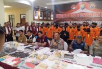 Kapolda Kepri Irjen Pol Asep Syafrudin pimpin konferensi pers ungkap kasus Narkoba jenis baru yakni MDMB-4en-PINACA dari Malaysia tujuan Batam, di Lobi Utama Mapolda Kepri, Jumat (4/7/2025). Matapedia6.com/Luci