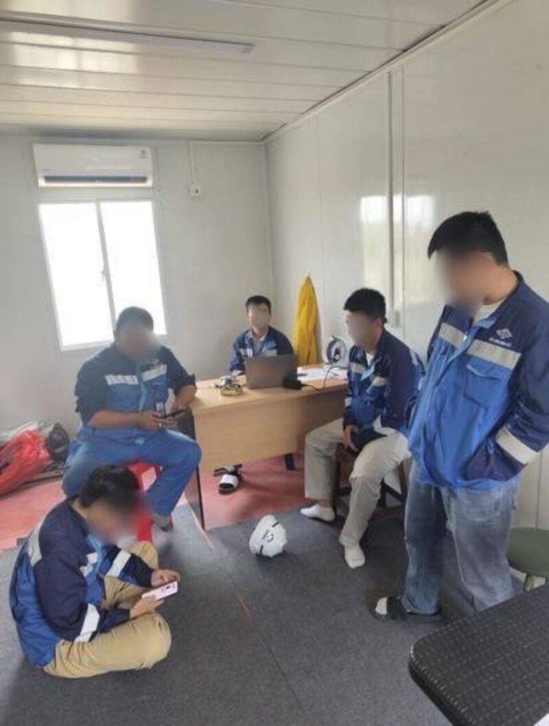 Para Warga Negara Asing (WNA) yang terjaring razia izin tinggal di Batam. Foto;Imigrasi Batam