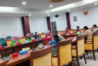 Komisi II DPRD Batam menggelar RDP soal beredar gula merah dugaan oplosan bersama instansi terkait, Kamis (10/7/2025). Foto:dok/Sekwan