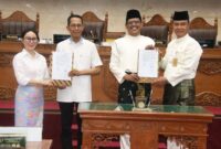 DPRD Batam bersama Wali Kota dan Wakil Wali kota Batam, Jumat (11/7/2025). Foto:Ist