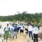 Ketua DPRD Batam Kamaluddin Tanam Mangrove. Foto:Ist