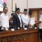 Ketua DPRD Batam dan Wakil Ketua serta Wali Kota Batam paripurna pada Senin (28/7/2025). Foto:Ist