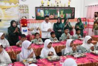 Menteri perdagangan RI Budi Santoso bersama Gubernur Kepri saat meninjau anak didik penerima makan Bergizi Gratis di salah satu sekolah di Kota Batam, Kamis (14/8/2025). Matapedia6.com/Diskominfo