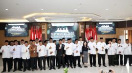 Majelis Ulama Indonesia (MUI) Kota Batam merayakan Milad ke-50 dengan tasyakuran di Lantai IV Kantor Wali Kota Batam, Kamis (31/7). Foto:Diskominfo Batam
