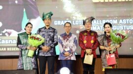 I Ketut Kasna Dedi bersama Kejari Batam I Wayan Wiradarma dan Wali Kota Batam Amsakar Achmad dalam pisah sambut, Jumat (1/8/2025). Foto:Diskominfo Batam