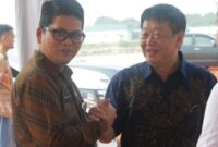 Kepala Dinas Komunikasi dan Informatika Kota Batam, Rudi Panjaitan bersama pengusaha wisata. Foto:dok/Diskominfo Batam