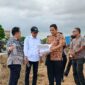Wali kota Batam Amsakar Achmad melakukan peninjauan proses pengerjaan pelebaran jalan Laksamana Bintan di Sungai Panas, Kota Batam, Provinsi Kepri, Kamis (21/8/2025). Matapedia6.com/Diskominfo
