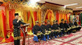 Wali Kota Batam Amsakar Achmad saat memberikan kata sambutan dihadapan para pengurus LAM Kecamatan se-Batam, di Gedung LAM Kota Batam, Batam Centre, Minggu (24/8/2025).Matapedia6.com/Diskominfo