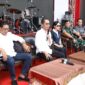 Wali Kota Batam Amsakar dan Wakil Wali kota Li Claudia bersama Forkopimda konferensi pers pembatalan malam pesta Rakyat HUT RI ke 80 di Alun-alun Engku Putri, Sabtu (30/8/2025). Foto:Diskominfo-matapedia