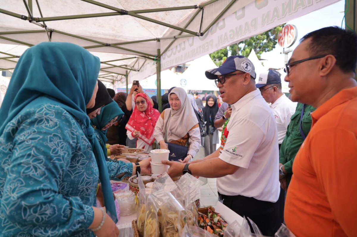 Wakil Gubernur Kepri Nyanyang Haris Pratamura saat membukan kegiatan Gerakan Pangan Murah (GPM) Serentak kembali digelar secara nasional di 32 titik wilayah di Indonesia, termasuk di Provinsi Kepulauan Riau, Sabtu (2/8/2025).Matapedia6.com/Diakominfo