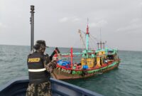 Kapal dengan bobot 61,98 GT itu ditangkap Kapal Pengawas (KP) Barrakuda 01 pada Selasa (29/7/2025). Foto:dok/KKP
