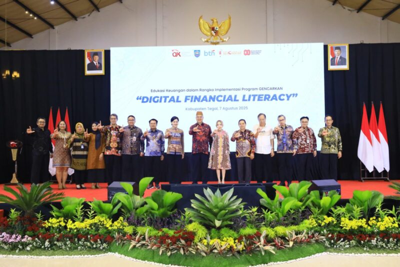 Otoritas Jasa Keuangan (OJK) memperluas edukasi dan inklusi keuangan bagi pelaku UMKM melalui kegiatan Digital Financial Literacy di Lasnur Convention Hall, Tegal, Kamis (7/8). Foto;OJK/Kepri