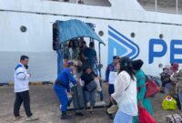 Sat Polairud Polresta Barelang bersama personel Pos Pelabuhan Batam Bintang 99 Batu Ampar melakukan pengamanan ketat saat KM Kelud bersandar di Pelabuhan Bintang 99 Batu Ampar, Rabu (13/8/2025). Matapedia6.com/Dok Humas polres