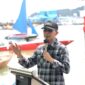 Wali kota Batam Amsakar Ahmad saat meberiman sambutan sebelum melepas peserta lomba sampan layar di pulau Penawar Rindu Belakang Padang, Kota Batam, Sabtu (16/8/2025). Matapedia6.com/Diskominfo