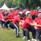 Pejabat utama Polda Kepri saat mengikuti lomba tarik tambang yang digelar di lapangan utama Mapolda Kepri, Senin (18/8/2025). Matapedia6.com/Dok Humas Polda
