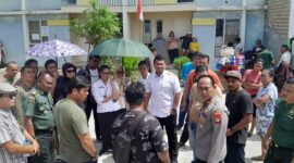 Dapat Sagulung Hafiz bersama Kapolsek dan Danramil di perumahan Grand Jaelynne pada Rabu (13/8/2025). Foto:dok/Camat
