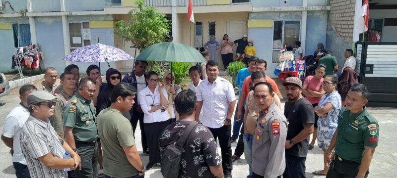 Dapat Sagulung Hafiz bersama Kapolsek dan Danramil di perumahan Grand Jaelynne pada Rabu (13/8/2025). Foto:dok/Camat
