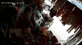 Tangkapan layar CCTV pelaku penipuan dengan modus sudah transfer. Kenyataanya yang ditransfer tidak sesuai, Minggu (24/8/2025). Matapedia6.com/Dalil