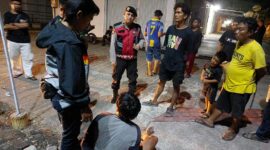 Terduga pelaku pencurian tiang wifi di Buana Central Park diamankan anggota Polsek Batu Aji pada Senin (25/8). Foto:Istimewa