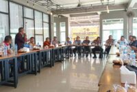 Polsek Sagulung bersama tokoh masyarakat Nias dalam forum ‘Ngopi Kamtibmas’ di SP Bakery, Kelurahan Tembesi, Kamis (28/8/2025). Foto:Istimewa
