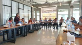 Polsek Sagulung bersama tokoh masyarakat Nias dalam forum ‘Ngopi Kamtibmas’ di SP Bakery, Kelurahan Tembesi, Kamis (28/8/2025). Foto:Istimewa
