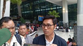 Kepala OJK Provinsi Kepulauan Riau, Sinar Danandjaya saat diwawancarai wartawan di Jakarta, Senin (4/8/2025). Foto:Zalfirega/matapedia