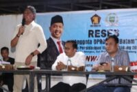 Anggota DPRD Kota Batam dari Fraksi Gerindra, Anwar Anas, menghadirkan langsung perwakilan PLN Batam dalam agenda reses bersama warga, di Kecamatan Sei Beduk, Kota Batam Provinsi Kepri, Selasa (6/8/2025).Matapedia6.com/Dok Anwar Anas