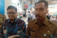 Kepala BI Kepri Rony di dampingi Kepala Balitbang Kepri, Aries Fhariandi saat memberikan komentar usai pembukaan PQN di Nagoya Hill Kota Batam, Provinsi Kepri, Senin (11/8/2025).Matapedia6.com/Luci