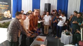 Peletakan batu pertama pembangunan Mayapada Apollo di Sekupang Batam, Rabu (27/8/2025). Foto:Zalfirega/matapedia