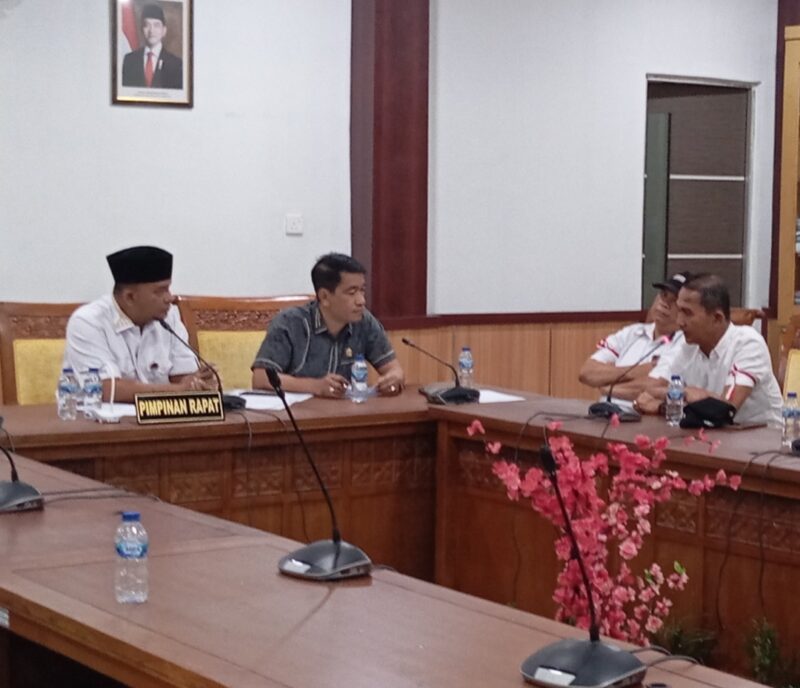 Ketua komisi III DPRD Batam Muhammad Rudi saat memimpin rapat di ruang rapat Komisi III DPRD Kota Batam beberapa waktu lalu