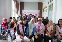 Srikandi PLN Batam menunjukkan kepedulian terhadap isu stunting dengan menggelar Srikandi Movement. Foto:Dok/PLN