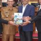Wali Kota Batam Amsakar bersama Ketua DPRD dan Wakil Ketua DPRD Batam, Senin (8/9/2025). Foto:Sekwan/matapedia