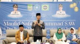 Wali Kota Batam Amsakar Achmad saat memberikan sambutan di peringatan Maulid Nabi Muhammad SAW yang dirangkai dengan doa bersama untuk keselamatan Kota Batam, Jumat (5/9/2025). Matapedia6.com/Diskominfo