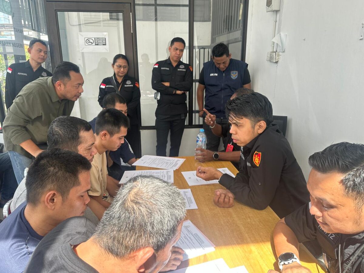 Kejari Batam terima pelimpahan tahap II perkara sabu dari BNN pada Kamis (18/9/2025). Foto:dok/Kejari Batam