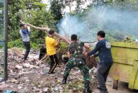 Warga Kampung pelita bersama TNI Polri serta pemerintah setempat gelar gotong royong, bersihkan Komplek, Minggu (21/9/2025). Matapedia6.com/Dok Polsek